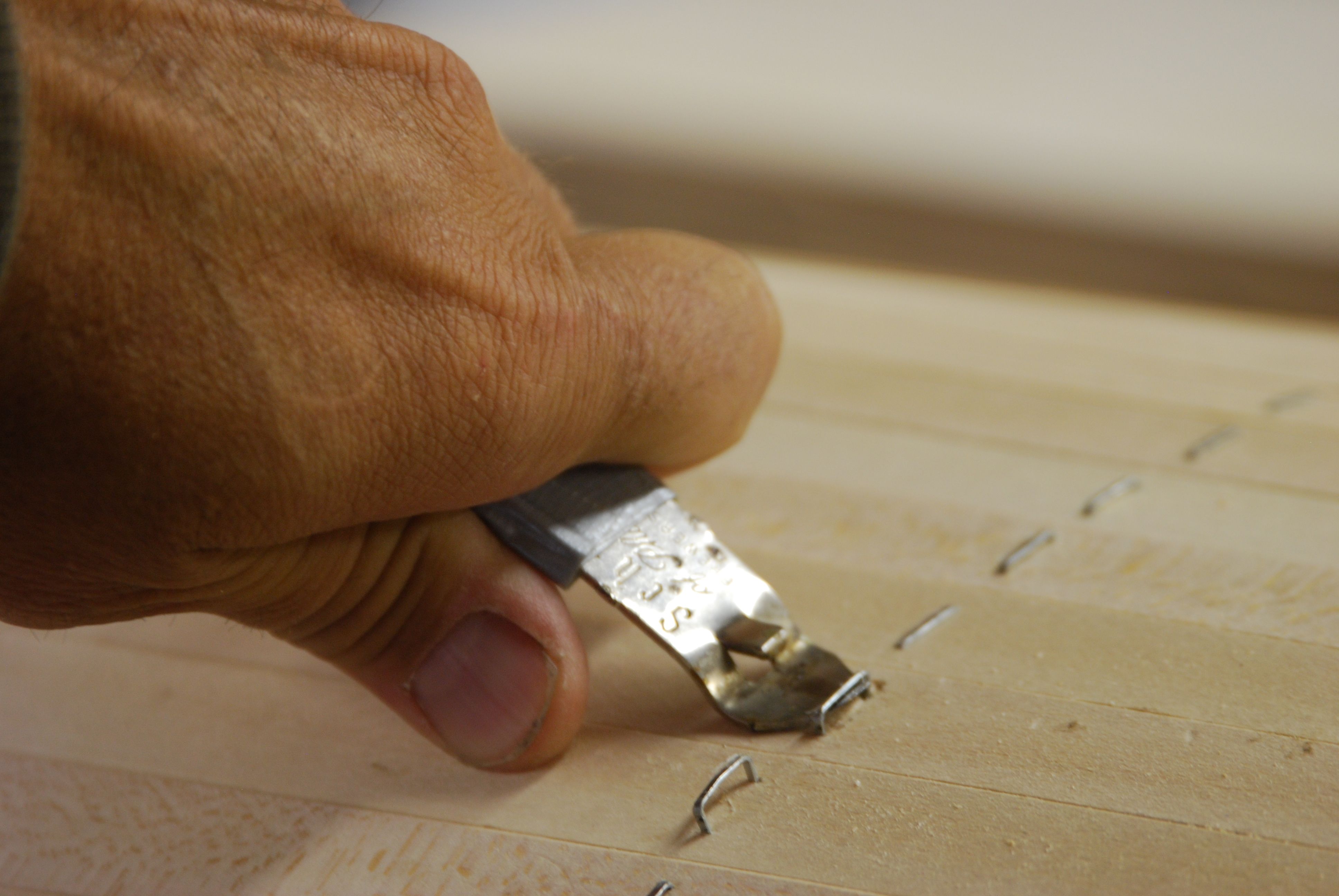 passage pulling staples